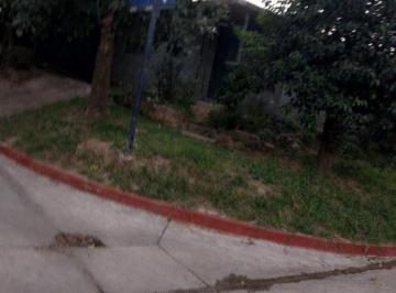PH · 80m² · 5 Ambientes · 1 Cochera · Casa Esquina en Zona Norte