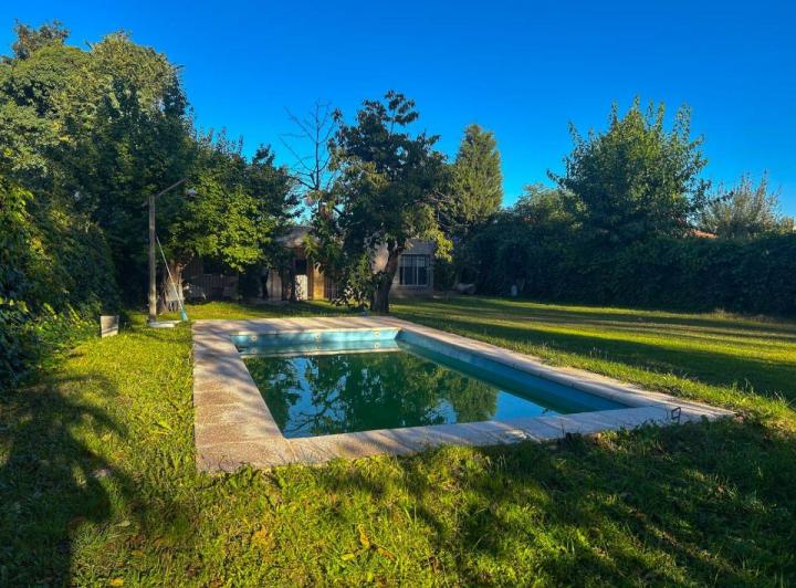 Casa · 112m² · 5 Ambientes · 4 Cocheras