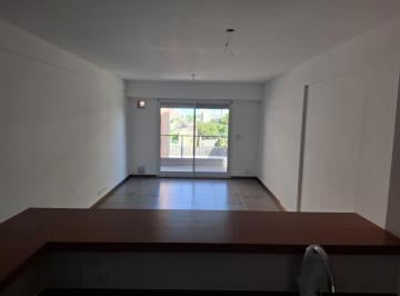 Departamento · 56m² · 2 Ambientes · 1 Cochera · Departamento de 1 Dormitorio con Patio en Echesortu