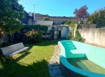 Casa · 130m² · 6 Ambientes · 1 Cochera · Casa de 3 Dorm., Patio Verde, Pileta en Guadalupe - Santa Fe