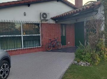 Quinta vacacional · 869m² · 6 Ambientes · 2 Cocheras · Quinta en Punta Lara