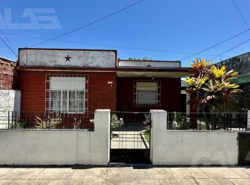 Casa · 160m² · 3 Ambientes · 1 Cochera · Casa 3 Ambientes - Cochera - 2 Dorm. - Departamento Independiente - Morón