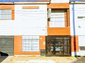 Casa · 114m² · 4 Ambientes · 1 Cochera · Muy Buen Duplex de 4 Ambientes Completamente Independiente con Garage