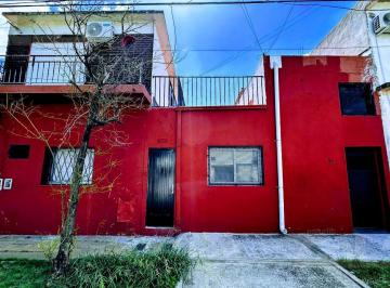 PH · 79m² · 3 Ambientes · PH en Morón Sur 3 Amb. con Patio, Parrilla y Estilo Industrial, Cercano Al Centro. Apto Credito