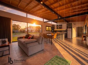 Casa · 180m² · 3 Ambientes · 2 Cocheras · Casa - Arenas del Sur
