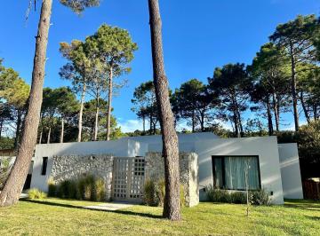 Casa · 189m² · 3 Dormitorios · 2 Cocheras · Pinamar - Casa Isla del Golf Enero 2027