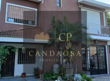 Casa · 300m² · 4 Ambientes · 4 Cocheras · Orr. Venta de Casa en Excelente Estado con 2 Dptos