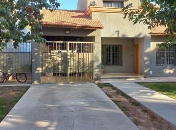 Casa de 6 ambientes, Rodeo del Medio · Hermosa Casa Familiar en Barrio Los Solares