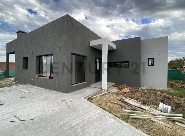 Casa · 126m² · 3 Dormitorios · 3 Cocheras