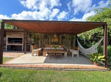 Casa · 500m² · 6 Ambientes · 2 Cocheras · Alquiler Temporal en Barrio Las Acacias (01/08 Al 31/08)