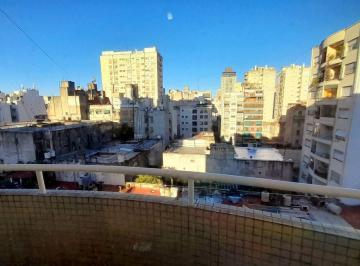 Departamento · 65m² · 4 Ambientes · Once - Impecable y Amplio Semipiso 3 Amb Dpcia con Balcón!