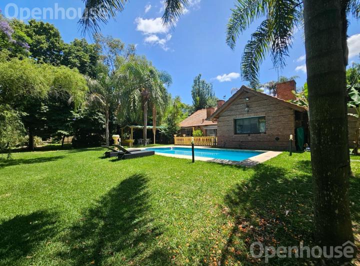 Casa · 160m² · 5 Ambientes · 2 Cocheras