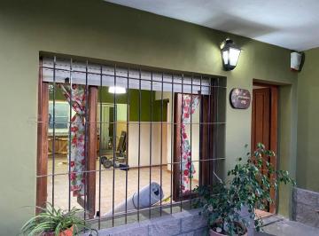 Casa · 85m² · 4 Ambientes · 1 Cochera · Casa en Venta - 3 Dorm. 1 Baño - 260 m² - San Juan Bautista, Chascomús