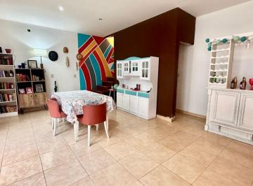 PH de 5 ambientes, La Plata · PH de 3 Dorm. y Patio, Apto Banco