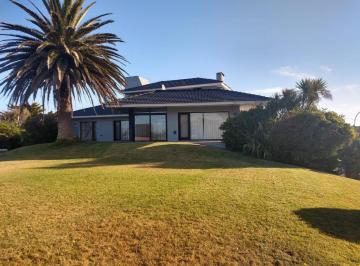 Casa · 470m² · 5 Ambientes · 2 Cocheras · Casa en Venta - 4 Dorm. 5 Baños - Cocheras - 1.546 m² - Pinamar