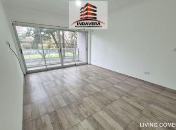 Departamento de 2 ambientes, Tres de Febrero · Oportunidad 2 Ambientes con Cochera. Frente - 45 m² Totales. Caseros Centro
