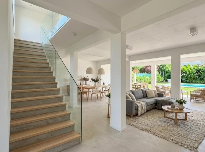Casa · 305m² · 6 Ambientes · 2 Cocheras