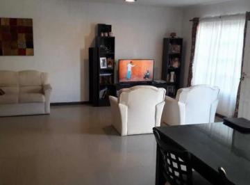 Casa · 72m² · 3 Ambientes · 1 Cochera · Casa en Venta - 2 Dorm. 1 Baño - 200 m² - San Bernardo del Tuyú