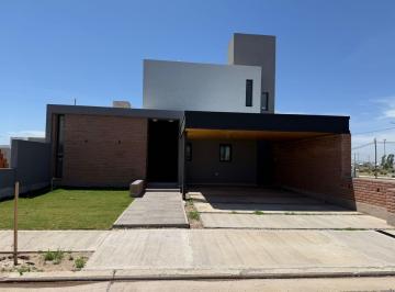 Casa · 189m² · 7 Ambientes · Casa en Rincones de Manantiales 4dor. 3bños