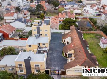 Departamento de 4 ambientes, Costa Azul · Dúplex: La Rioja N° 4269 Uf. 5 - Costa Azul - C1099