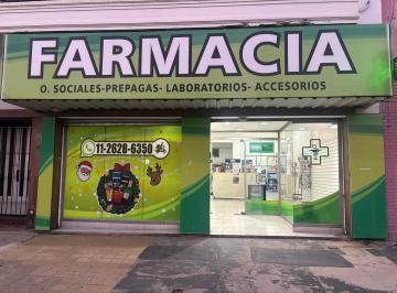 Local comercial · 243m² · Amplio Local Oportunidad Piñeyro