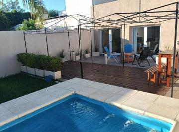 Casa · 262m² · 4 Ambientes · 1 Cochera · Casa en Lisandro Olmos Etcheverry