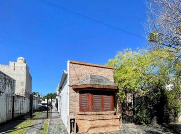 Casa de 3 ambientes, La Plata · Casa en PH en P. B. Al Frente con Entrada Independiente.