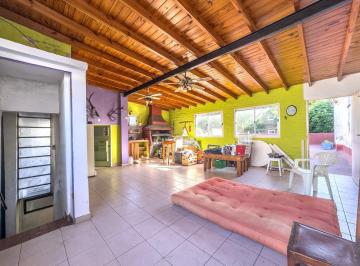 Casa · 257m² · 5 Ambientes · 1 Cochera · Venta Casa Paternal 5 Amb Terraza, Parrilla, Cochera, Local, Deposito, 2 Plantas.