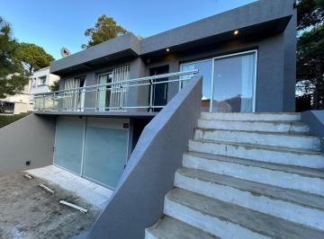 Casa · 176m² · 5 Ambientes · 2 Cocheras · Casa en Venta - 3 Dorm. 1 Baño - Pinamar