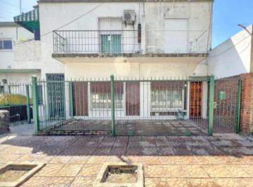 PH de 3 ambientes, Morón · Hermoso PH Al Frente, con Cochera y Patio
