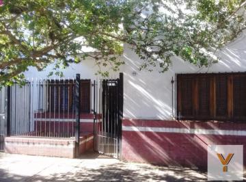 Casa · 200m² · 5 Ambientes · Casa en Venta - 3 Dorm. 1 Baño - 200 m² - La Plata