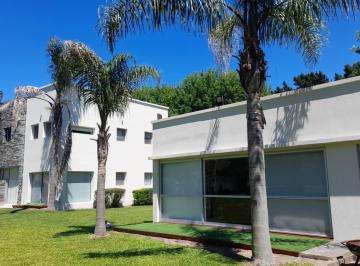 Casa · 420m² · 6 Ambientes · Casa en Venta - 5 Dorm. 4 Baños - Hudson