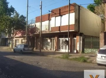 Casa · 180m² · 10 Ambientes · 1 Cochera · Casa en Venta - 2 Dorm. 3 Baños - 600 m² - La Plata