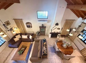 Casa de 6 ambientes, Pilar · Casa a La Venta en Bc" Los Fresnos ", 4 Dorm, 1 Dorm en Pb, lote Central, acceso Excelente