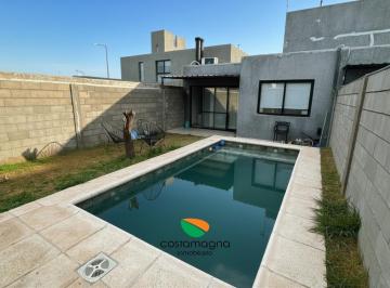 Casa · 95m² · 3 Ambientes · 2 Cocheras · Casa Moderna a Estrenar | San Ignacio Village | 2 Dorm Pileta
