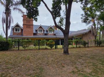 Casa · 365m² · 6 Ambientes · 6 Cocheras · Casa en Barrio Santa Maria de Los Olivos