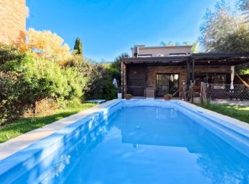 Casa de 4 ambientes, Exaltación de la Cruz · Casa Premiun, Impecable Revestida en Piedra Natural, Detalles de Categoria, Pileta y Jardin Arbola