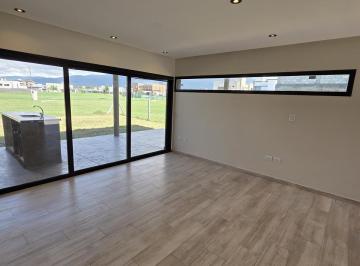 Casa · 376m² · 6 Ambientes · 2 Cocheras · Casa en El Manantial