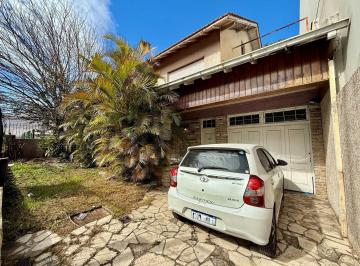 Casa · 325m² · 6 Ambientes · 1 Cochera · Casa en Venta en Munro, Vicente López, G. B. a. Zona Norte