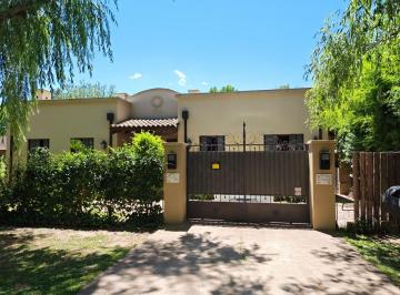 Casa · 115m² · 3 Dormitorios · 2 Cocheras · Casa en Venta Maschwitz