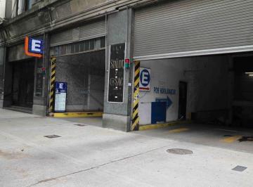 Garage , Monserrat · Dueño Vende Cochera Fija Cubierta en Monserrat