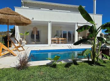 Casa · 154m² · 5 Ambientes · 2 Cocheras · Casa en Venta en San Ramón, Pilar del Este, Pilar