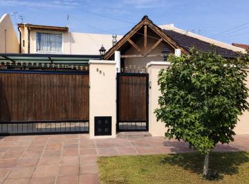 Casa · 235m² · 9 Ambientes · 2 Cocheras · Hermoso Chalet 9 Ambientes en Ituzaingo Norte