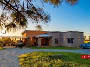 Casa · 170m² · 4 Ambientes · 2 Cocheras · Casa en Venta en La Macarena, Exaltación de La Cruz, G. B. a. Zona Norte