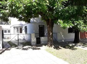 Casa de 4 ambientes, Merlo · Solida Casa 3 Ambientes con Patio, Jardin, Parrilla y Cochera - Merlo Centro