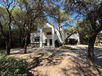 Casa · 480m² · 12 Ambientes · 3 Cocheras · Casa en Venta en Las Delicias con Fondo Golf