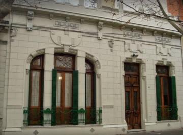 Casa · 410m² · 5 Dormitorios · 44 E/5 y 6 Excelente Casona Reciclada 410 m²