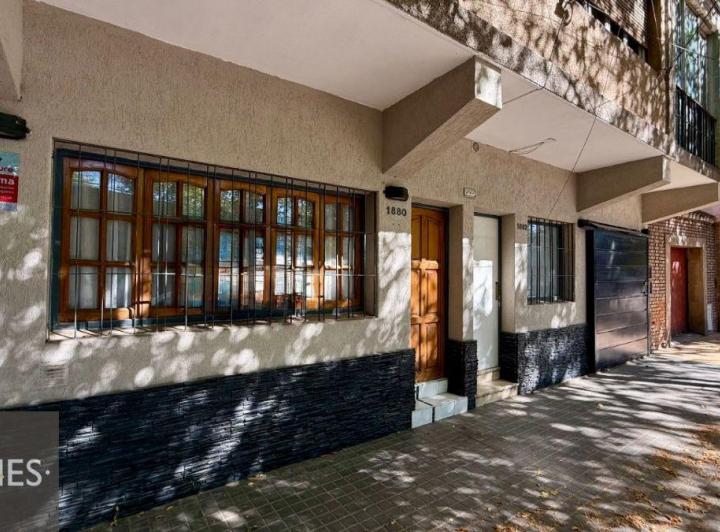 Casa en venta en Area Fundacional · 6 ambientes