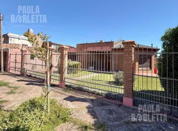 Casa · 152m² · 2 Dormitorios · 3 Cocheras · Casa en Venta, Indio Al 1000, Bahia Blanca.