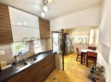 PH · 67m² · 3 Ambientes · 1 Cochera · 49 E/ 132 y 133 - PH a La Venta de 2 Dorm.